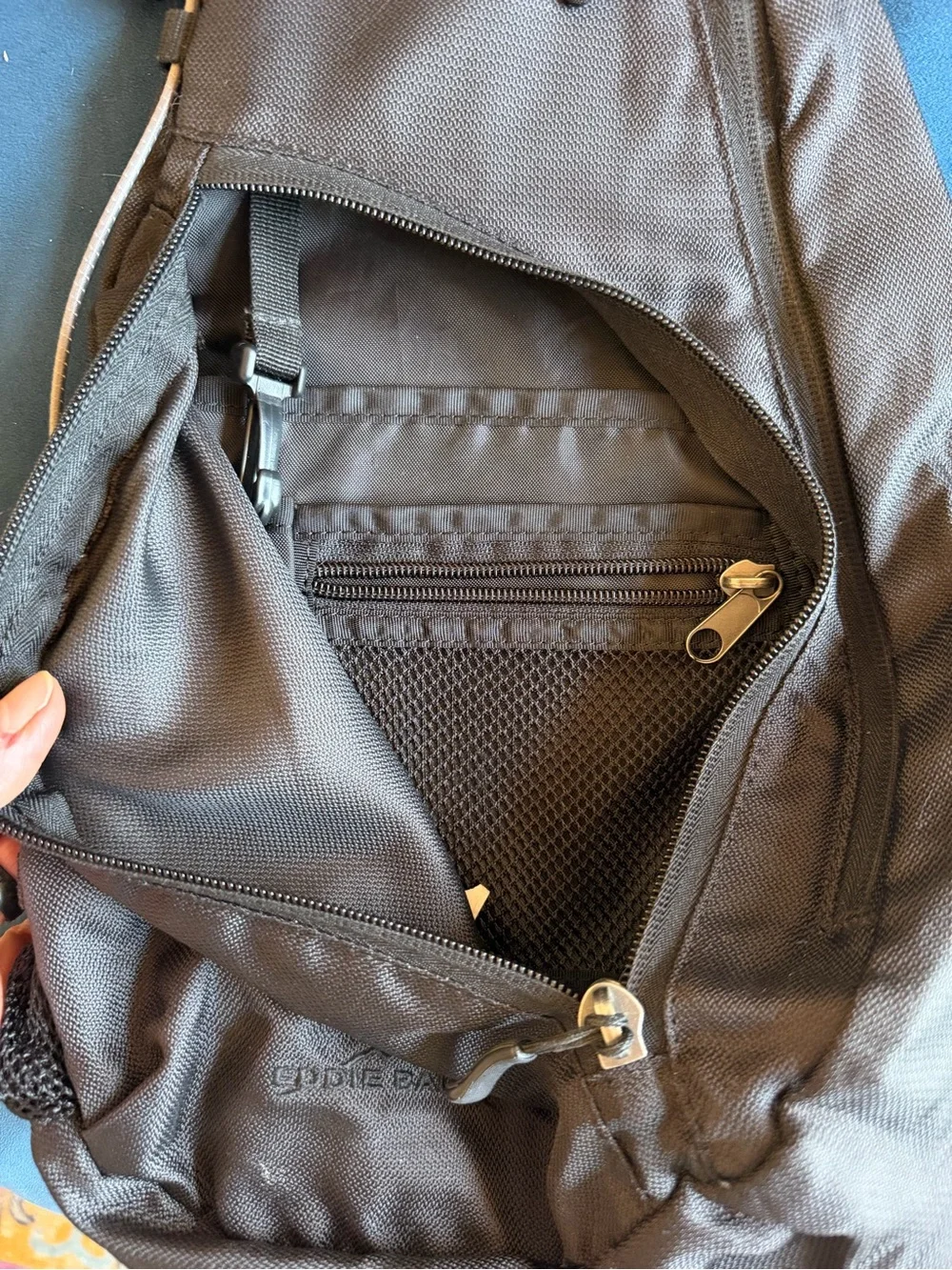 Eddie Bauer black, sling/backpack